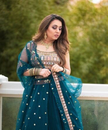 Elegant Fully Stitched Padded Blouse with Double Lining